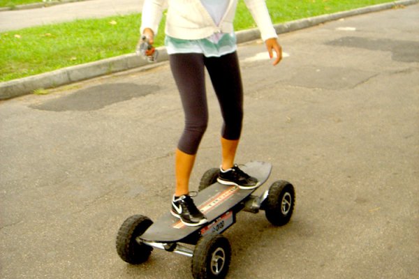 MAYA GABEIRA SK8 TRONIK