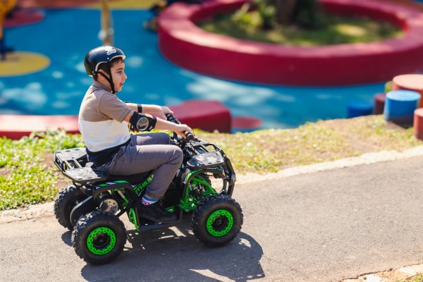 mini quadriciclo elétrico para crianças